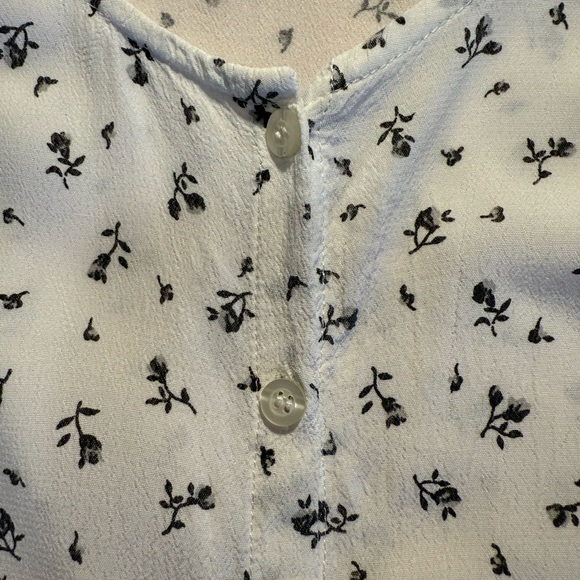 Brandy Melville Cream Flutter Sleeve Sundress - Picture 5 of 9